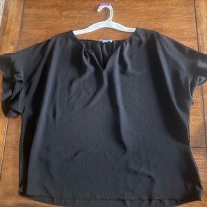 Black Flutter Short Sleeve V Neck Top by Ce Ce. Size Women’s XL